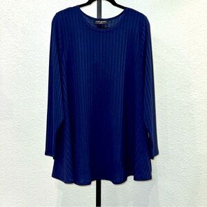 Lane Bryant, ribbed, light sweater in gorgeous shade of Navy.